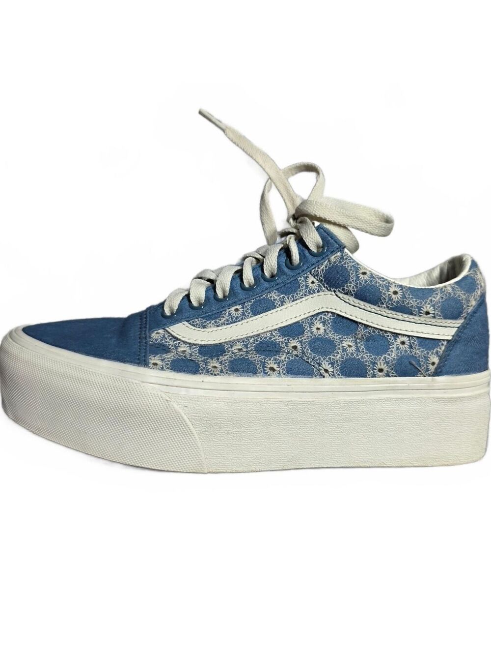 Wmn's 8 - Vans Old Skool platform sneakers blue with white lace embroidery